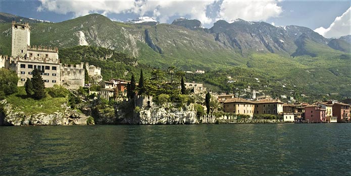 Una vista del Castello di Malcesine e del centro storico di Malcesine